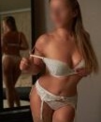 Сладкая и страстная шатенка предлагает насладиться вместе моментами наслаждения и удовольствия. Жду звонка от состоятельного джентльмена, готовая исполнить любые твои желания. 14527, 29 лет