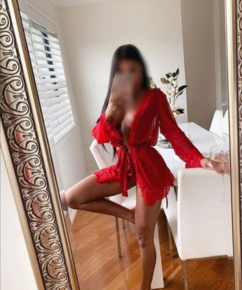 У меня есть все для наслаждения: страсть, нежность, разнообразие поз и особые услуги. Гарантирую тебе незабываемый опыт, который заставит тебя вернуться ко мне снова и снова. В Москве я уже несколько лет, и мои постоянные клиенты ценят меня за мою умелость и профессионализм. Приглашаю тебя на встречу в уютной атмосфере или могу приехать к тебе. Не могу дождаться, когда встретимся и сможем насладиться друг другом! 💋💕🔥✨ 9866, 25 лет